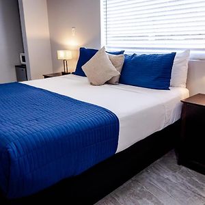 Double Room King Bed